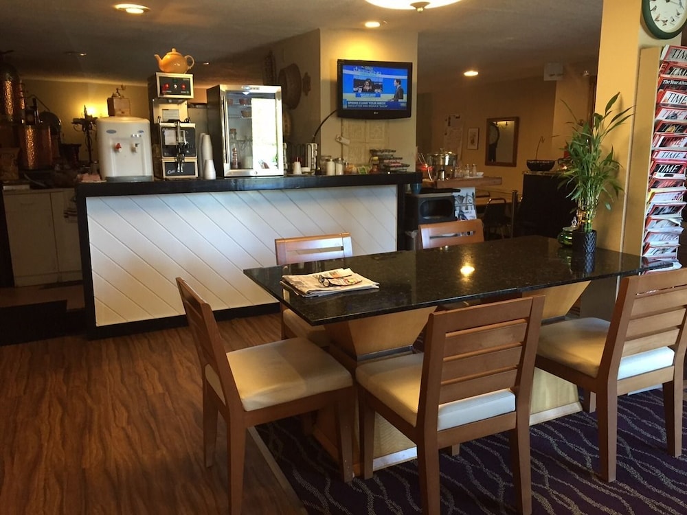 Black Mountain Inn 15/63