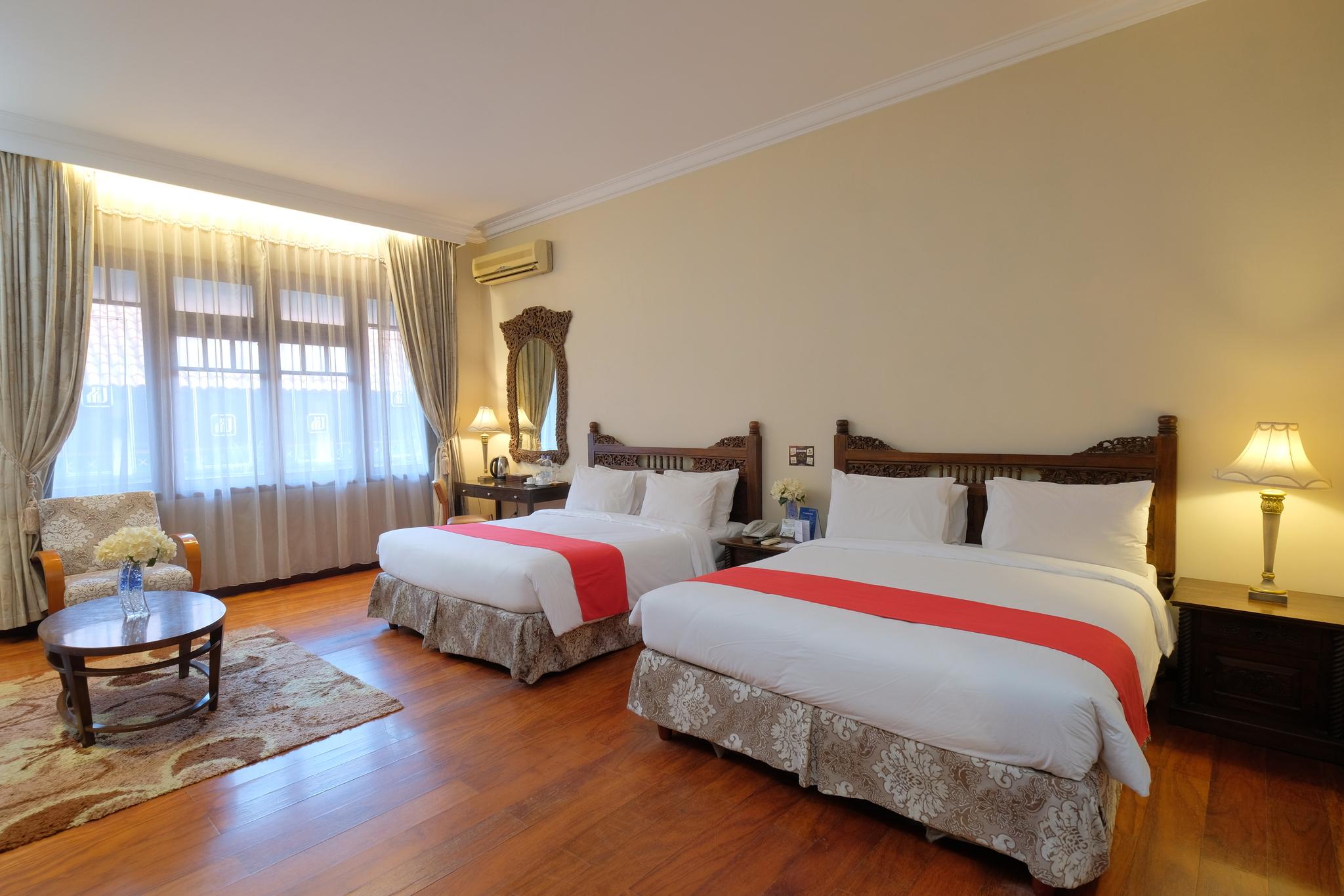 Deluxe, King Bed