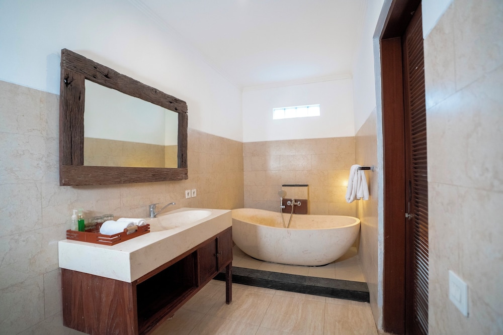 Kusuma Living and Villa Seminyak 54/56