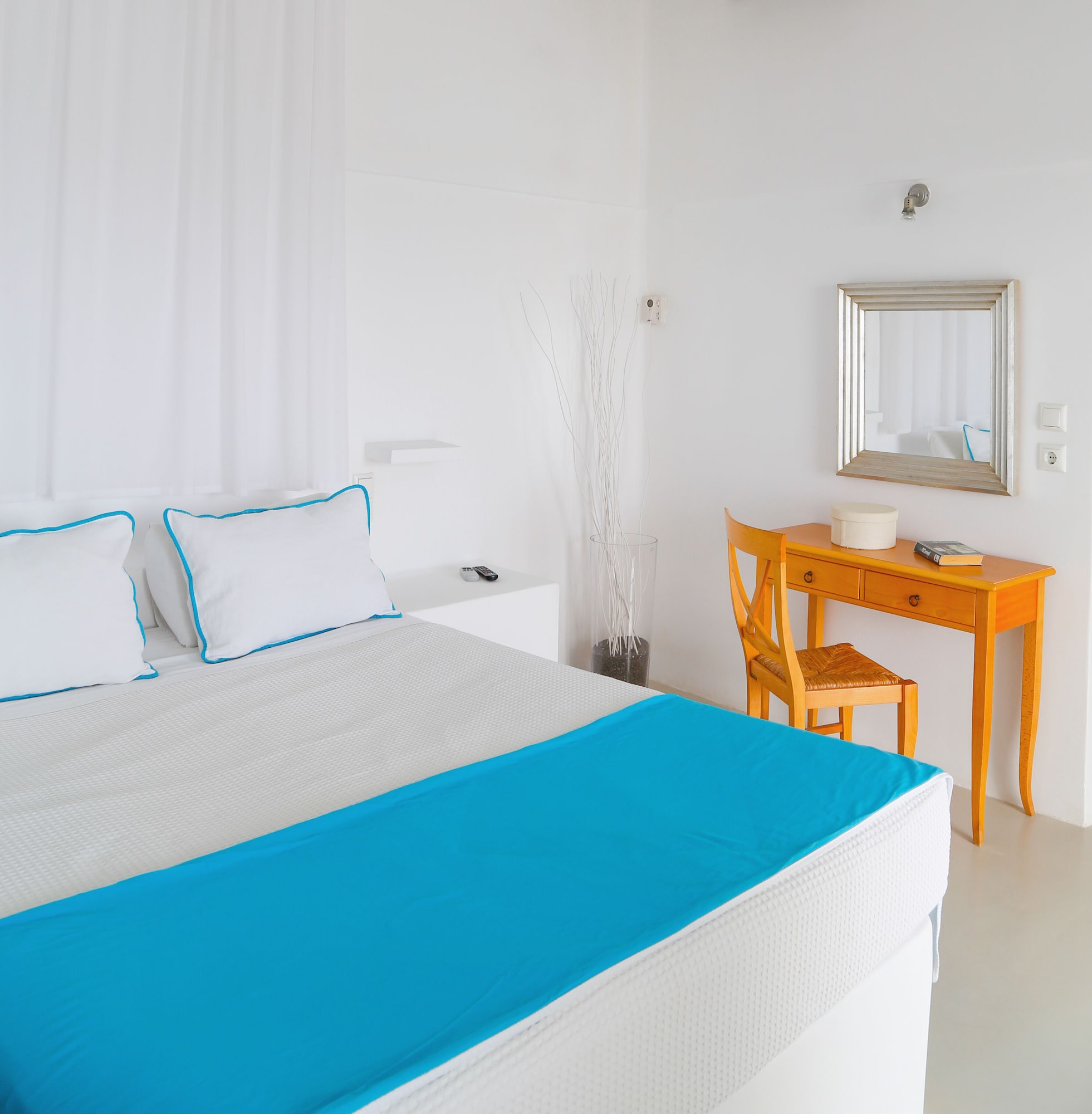 DOUBLE ROOM SEA VIEW (RA)