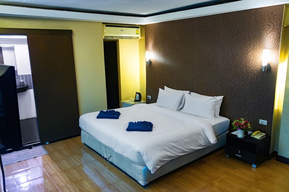 Deluxe, Double Bed