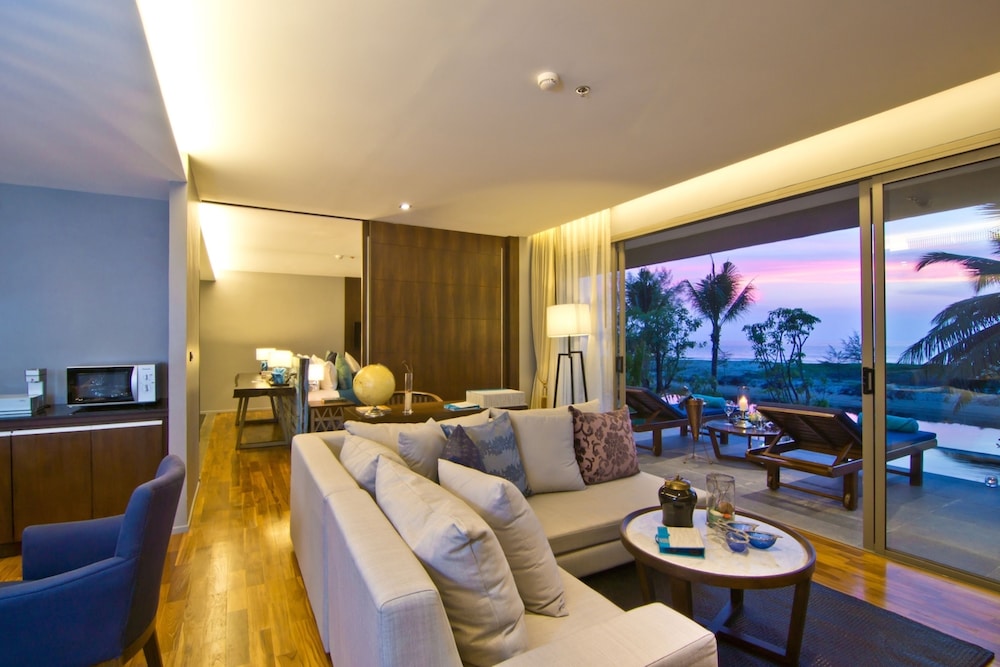 Le Coral Beach Resort And Cafe 55/79