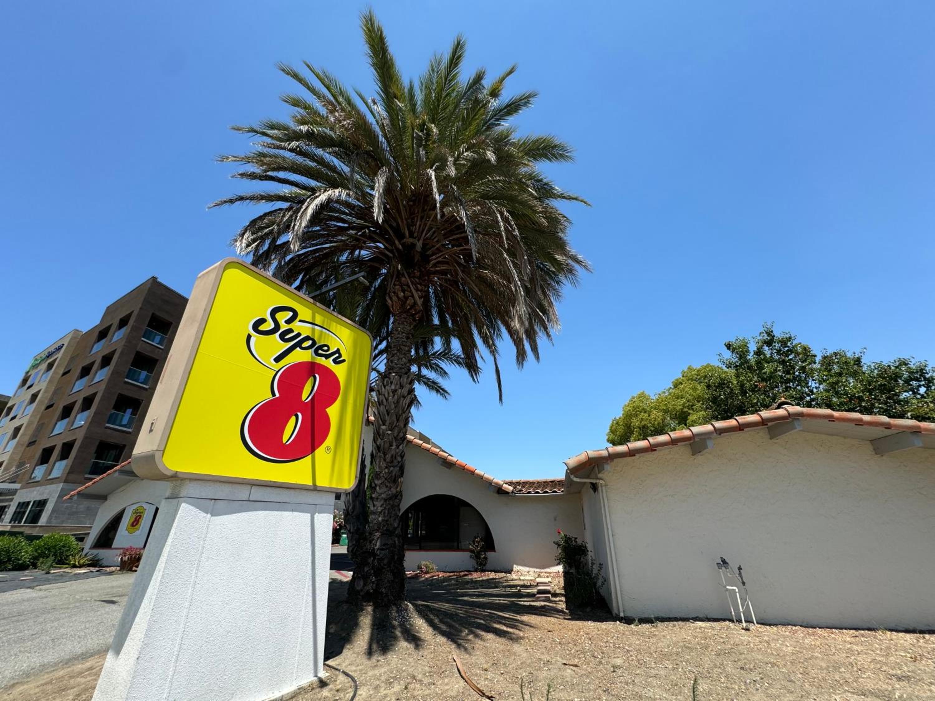 Super 8 by Wyndham San Jose Airport 26/32