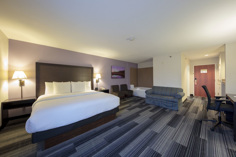 DELUXE, SUITE, KING BED