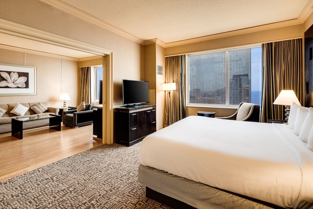 1 Bedroom, Suite, King Bed, Ocean View, High Floor, Showboat Atlantic City 2/10