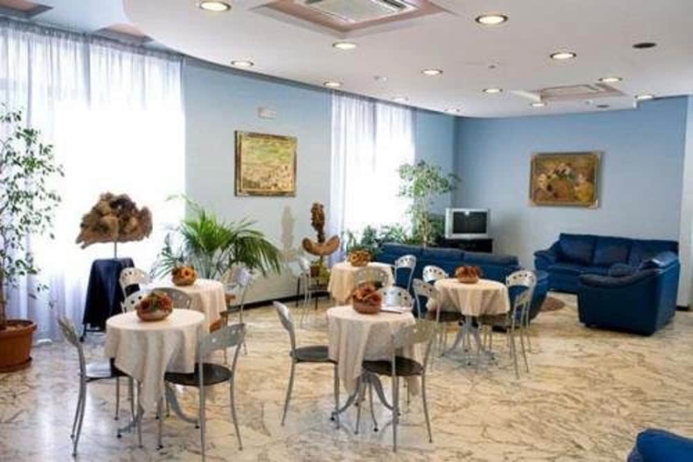 restaurant-cafeteria