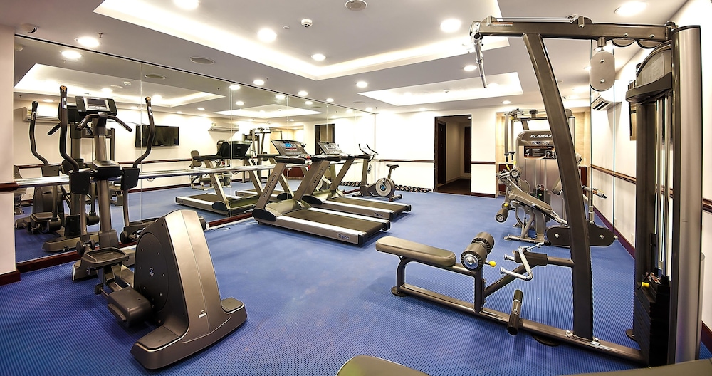 The Golden Plaza Hotel Spa 12/35