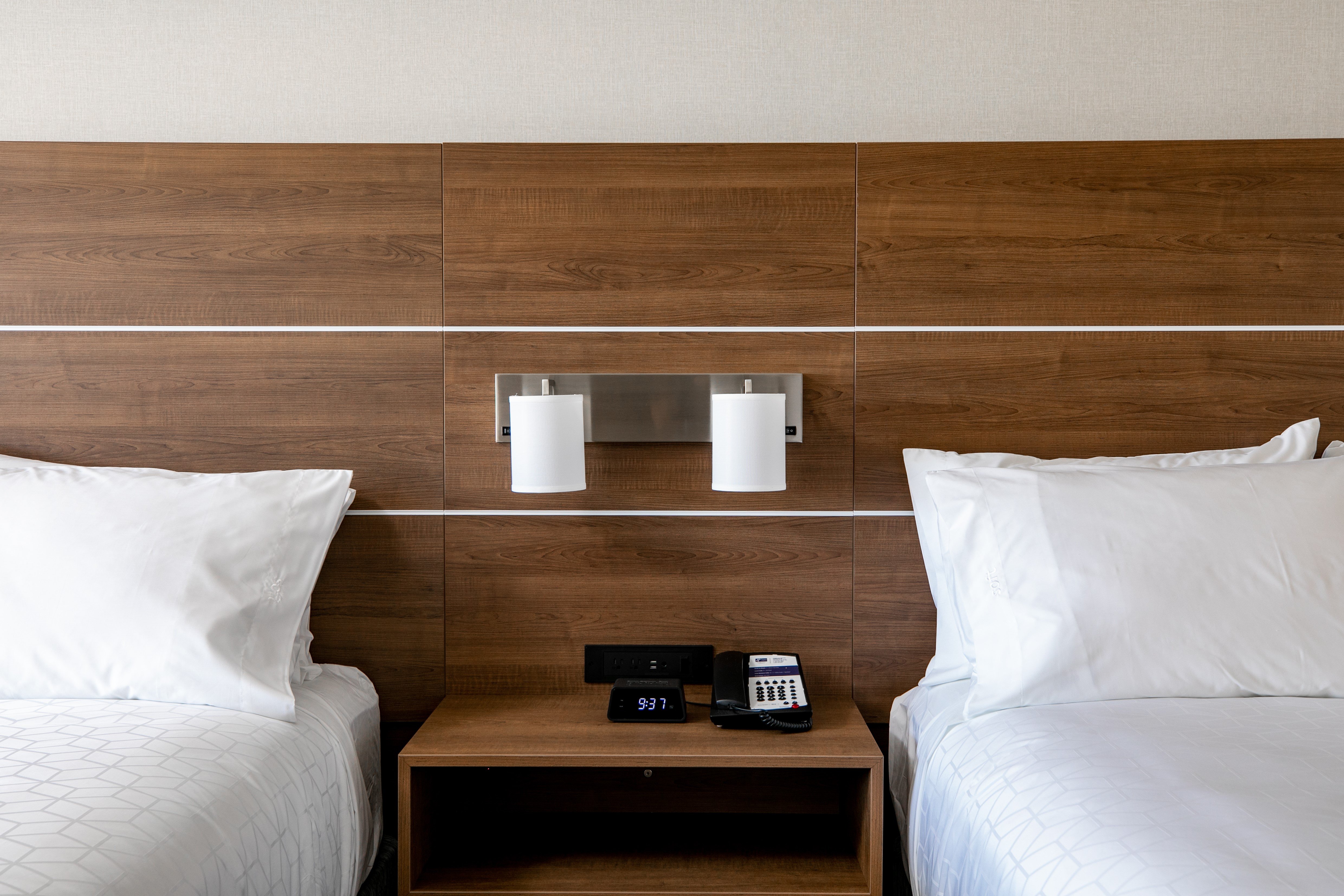 Holiday Inn Express Lethbridge Southeast 42/72