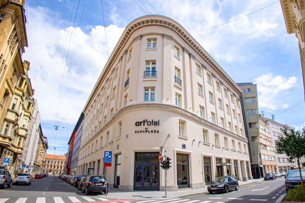art'otel Zagreb Powered by Radisson Hotels 58/68