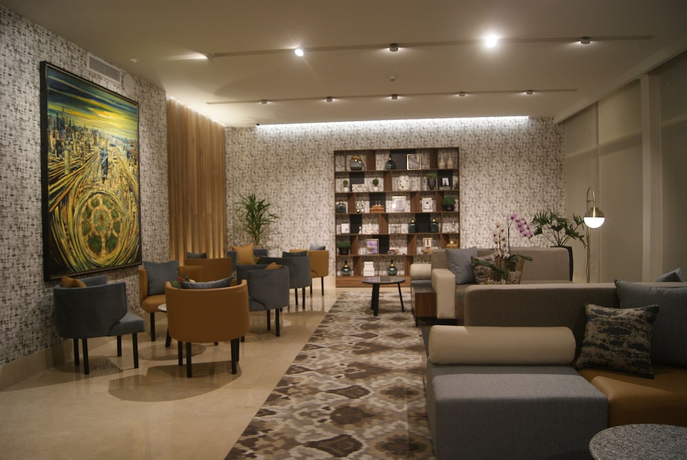 Hotel Velvet Plaza 46/64