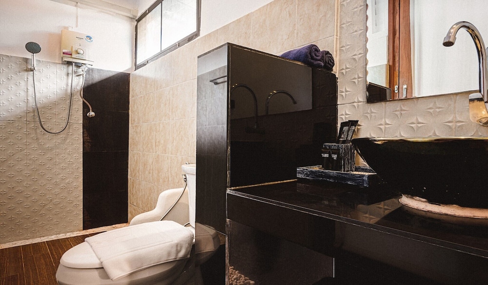 Sichon Cabana Beach Resort 75/80