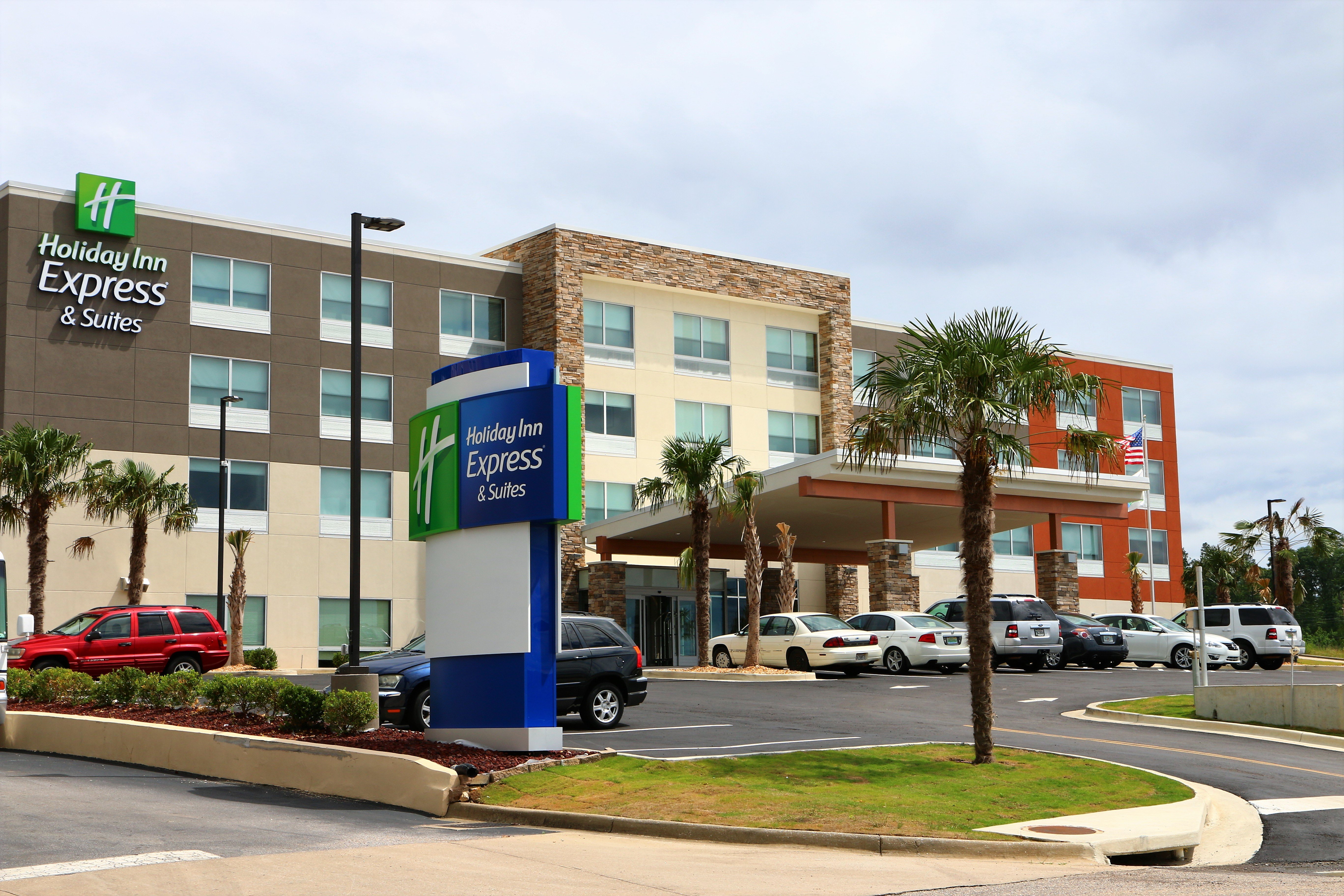 Holiday Inn Express Suites Alabaster 39/41