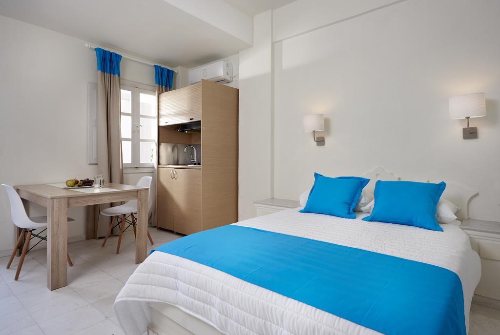 SUPERIOR, DOUBLE OR TWIN BED