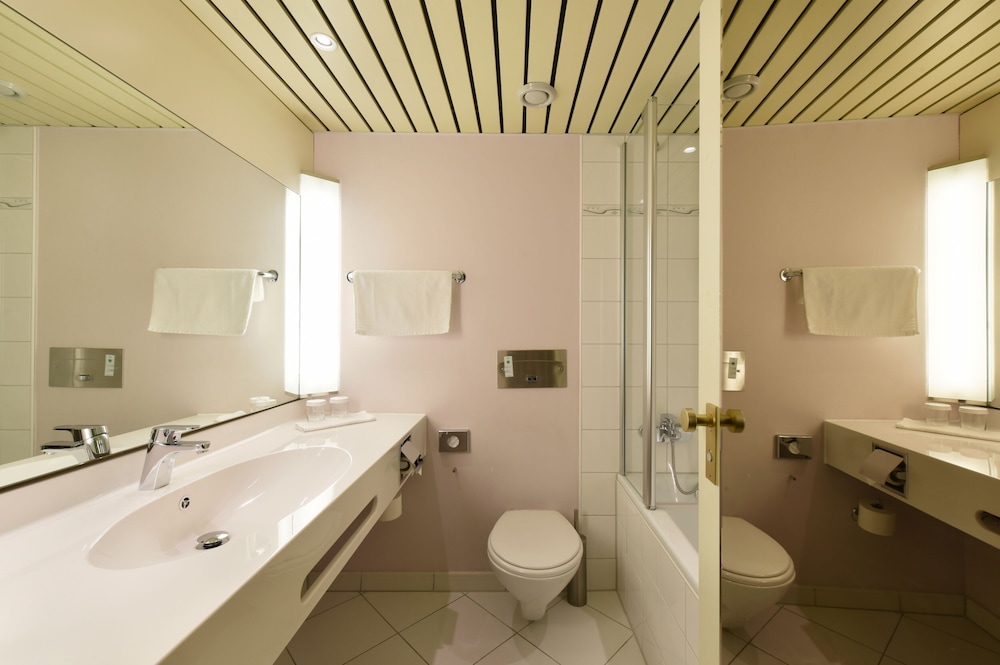 The Q - Quadro City Hotel 10/40