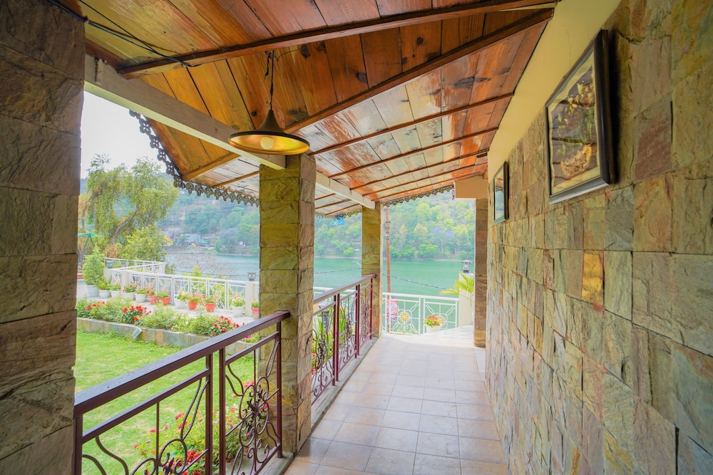 NEELESH INN 18/39