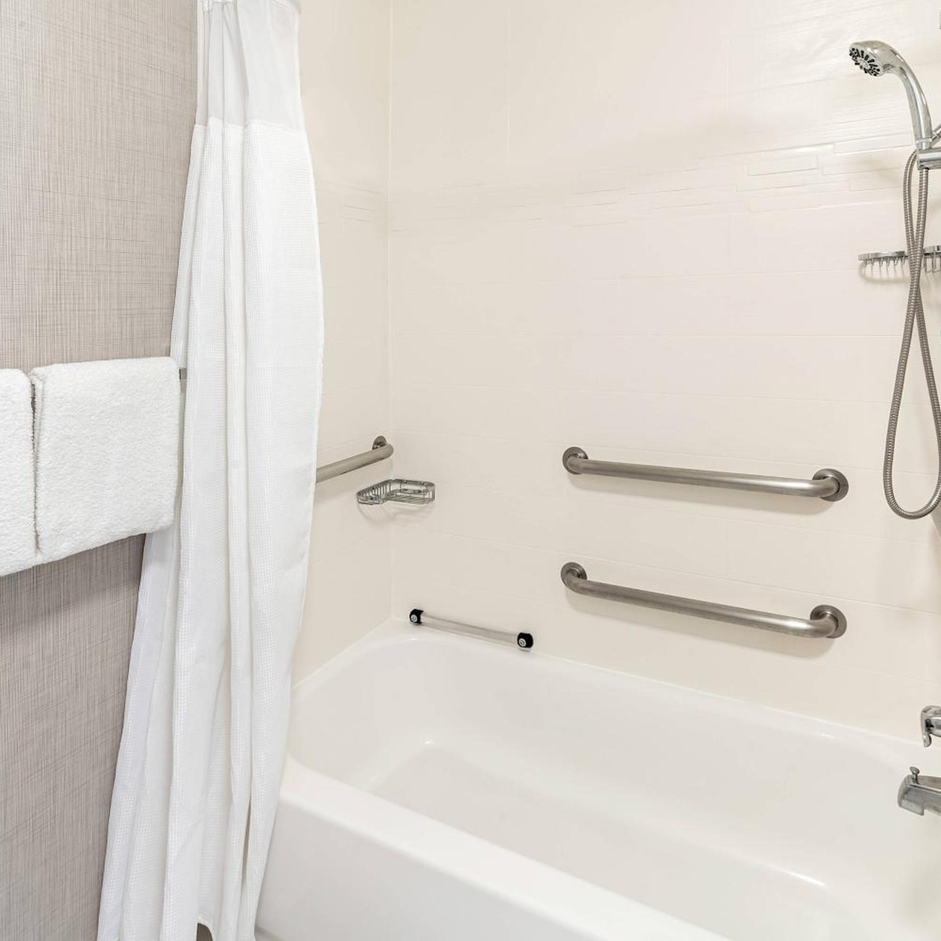 جناح بسرير كوين بغرفة نوم واحدة مع أريكة بحوض استحمام لذوي الإعاقة، Residence Inn Sacramento Rancho Cordova 3/8