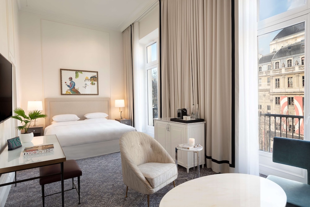 Hotel Du Louvre 24/69