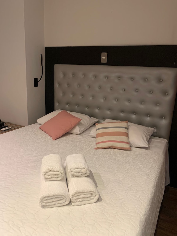 EXECUTIVE, SUITE