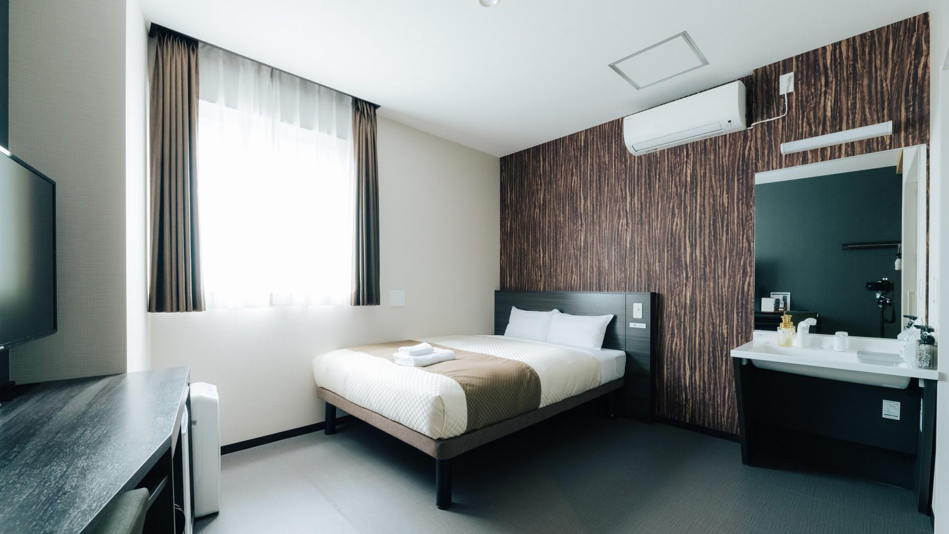 Universal, Double Bed