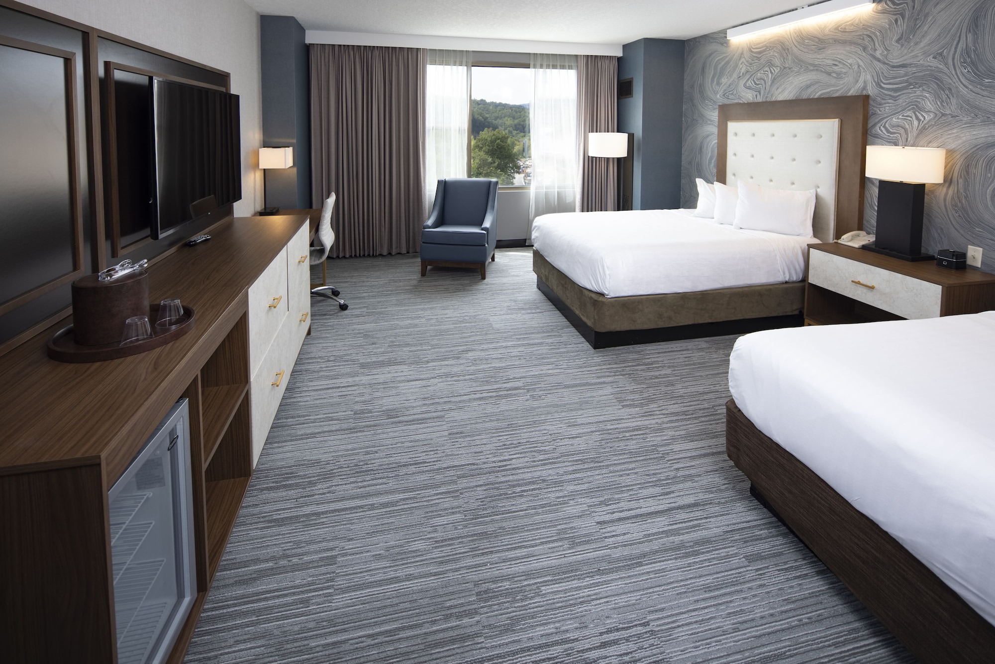 Mountain, 2 Queen Beds, with View