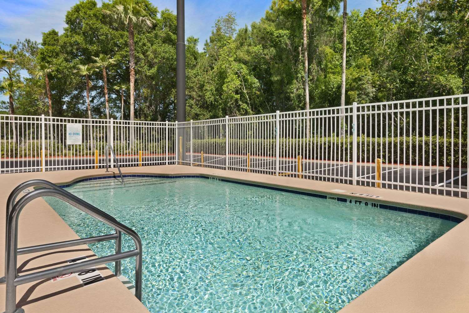 Days Inn by Wyndham Orange Park/Jacksonville 6/18