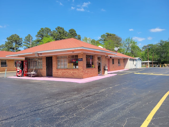 Relax Inn Daingerfield Near Mount Pleasant TX 16/19