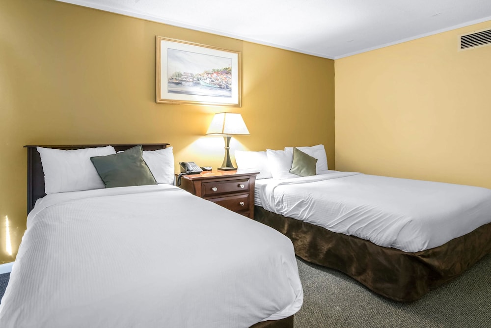 Econo Lodge Inn & Suites Tilton 17/38