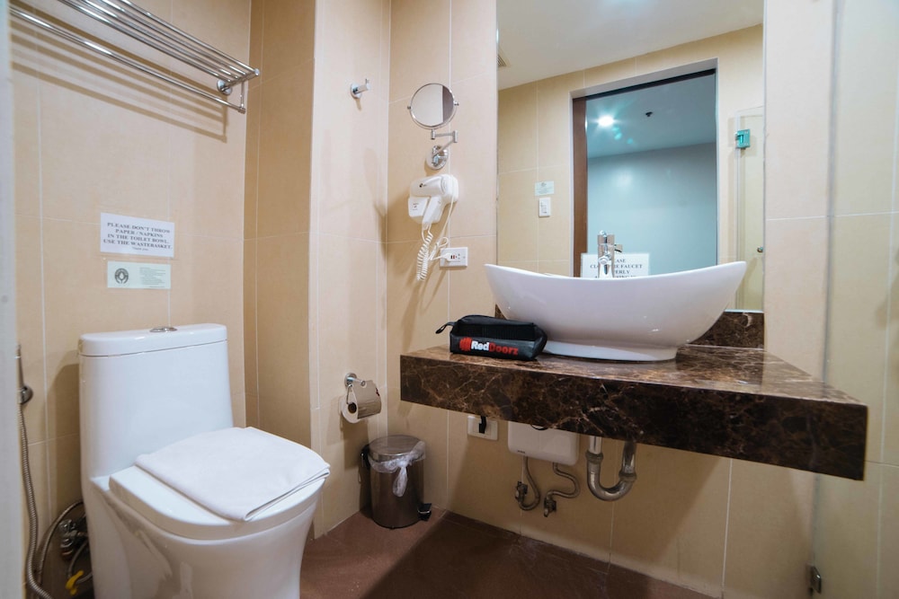 West Avenue Suites 20/21