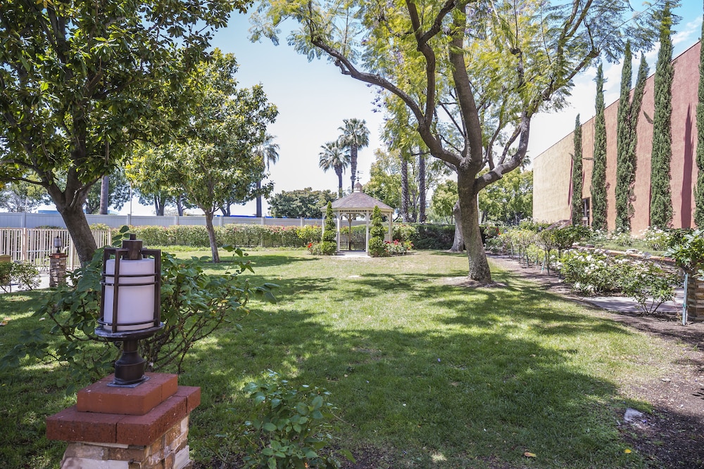 Ontario Airport Hotel And Conference Center 55/61