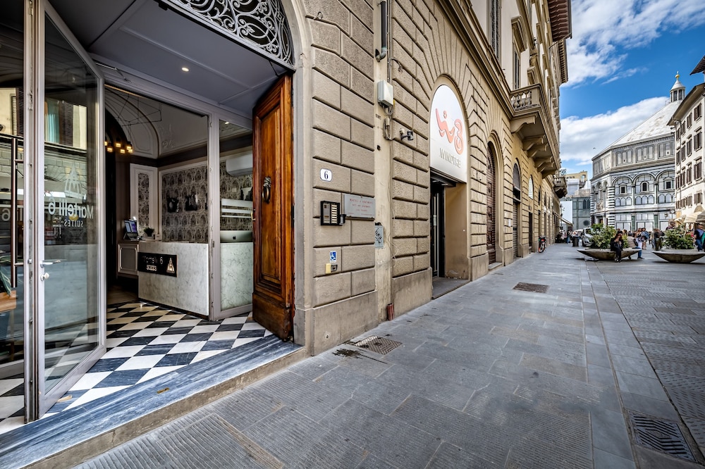 Martelli 6 Suite And Apartments 44/53