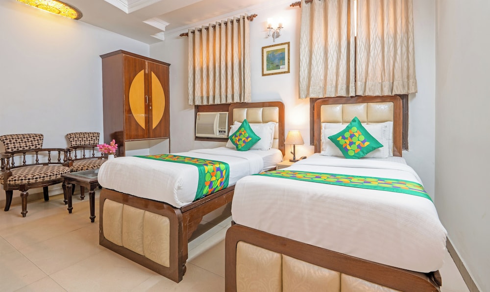 Hotel Paras International 21/49