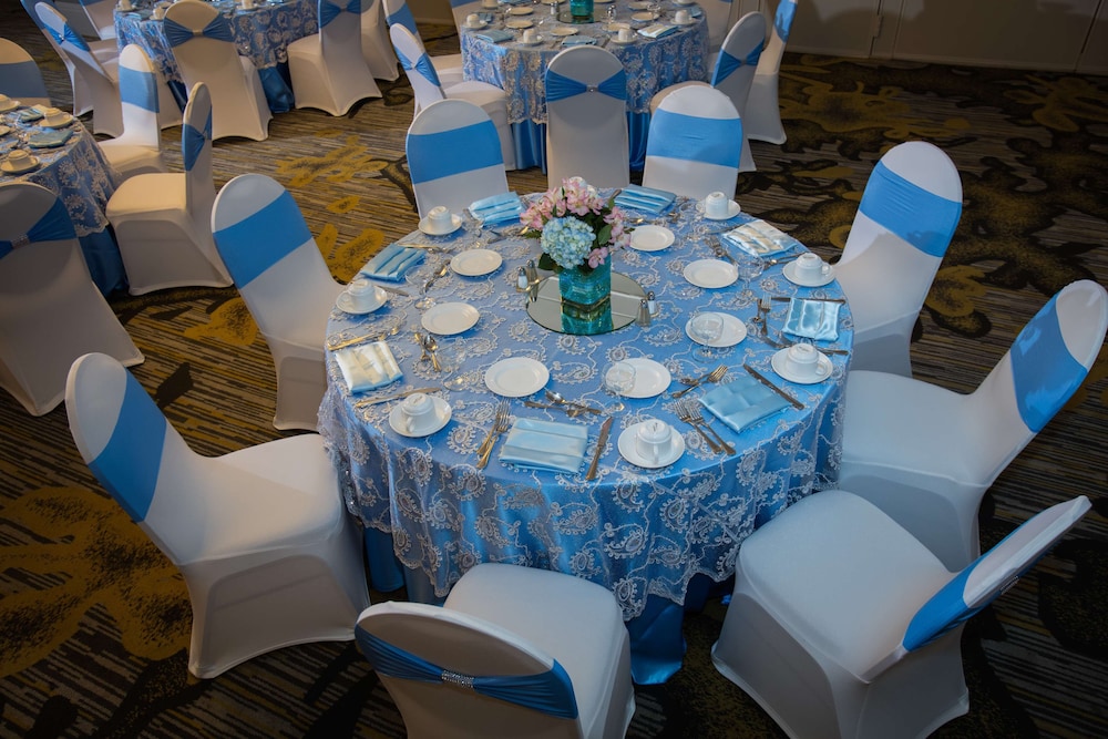 Embassy Suites by Hilton Anaheim North 56/71