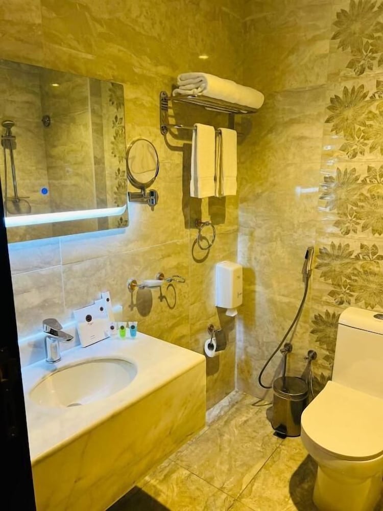 Skoop Hotel Jeddah 75/79