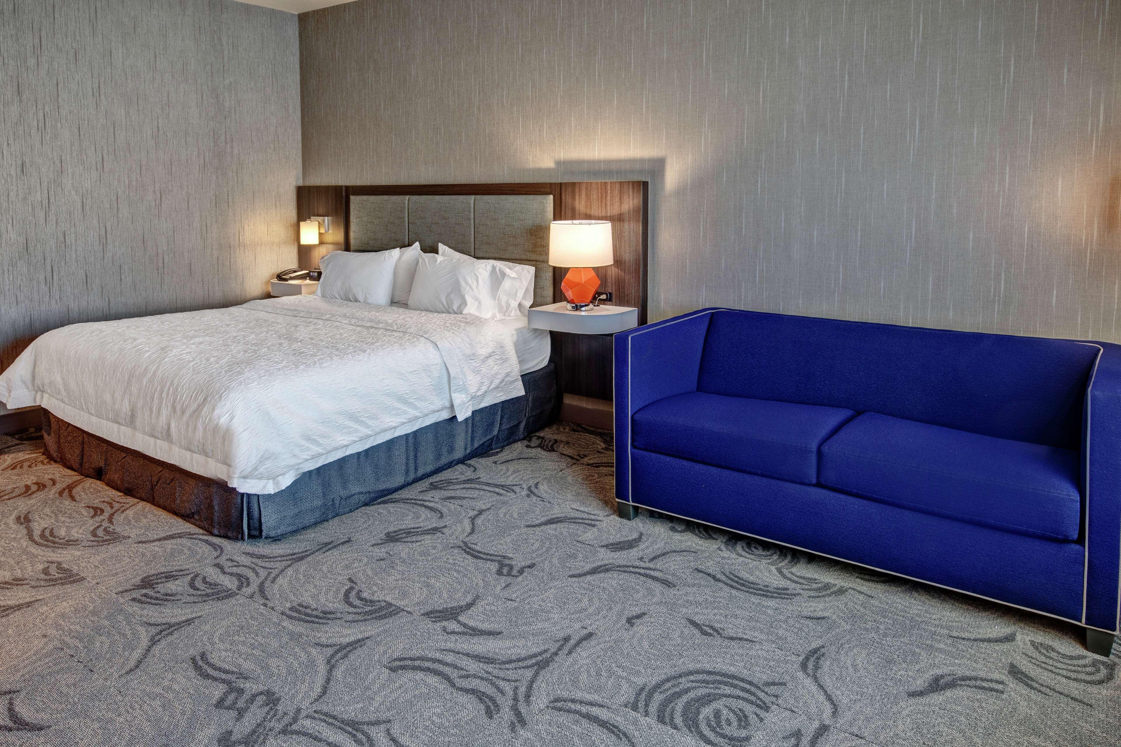 ROOM, KING BED, SOFA, ACCESSIBLE