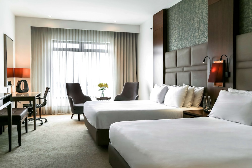 غرفة عائلية بسريرين منفصلين بإطلالة، NH Collection Bogota Teleport Royal 3/5