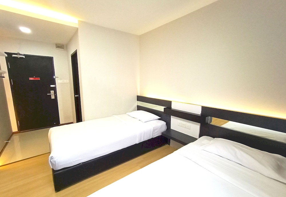Hotel O Hi Inn 25/45