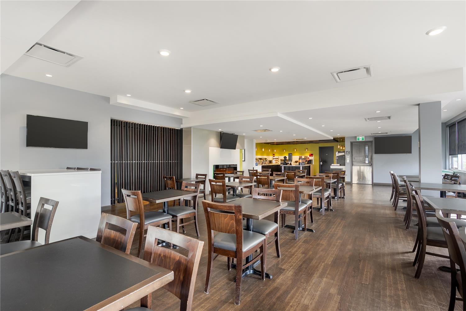 Best Western Plus East Side 63/69