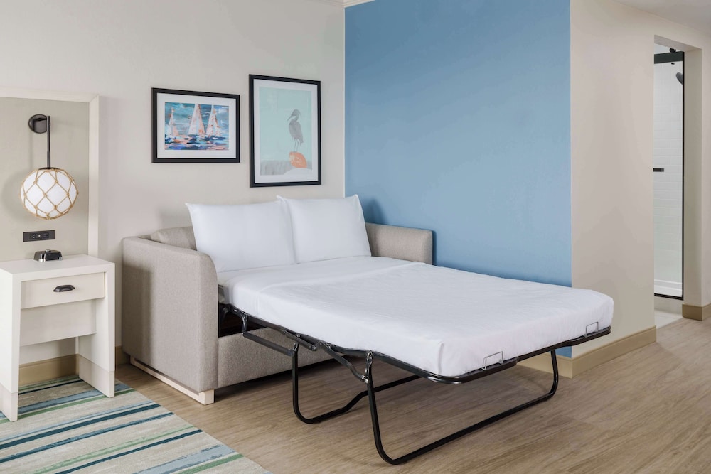ROOM, KING BED, OCEAN FRONT