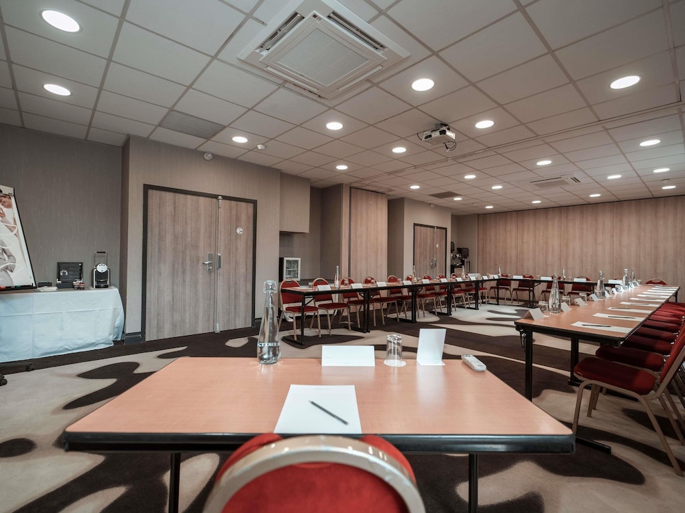 Mercure Bordeaux Lac Hotel 56/77