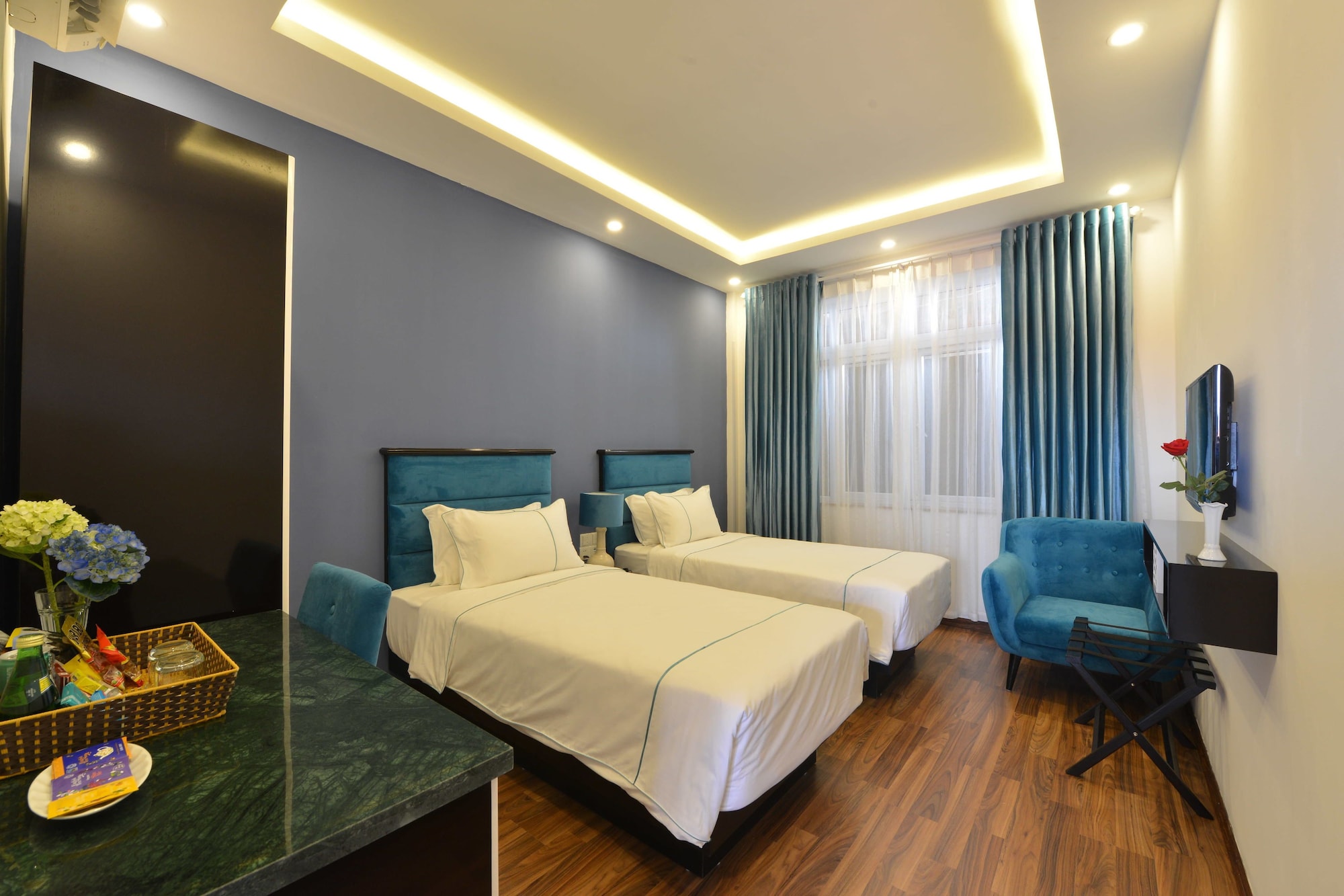 SUPERIOR, TWIN BEDS