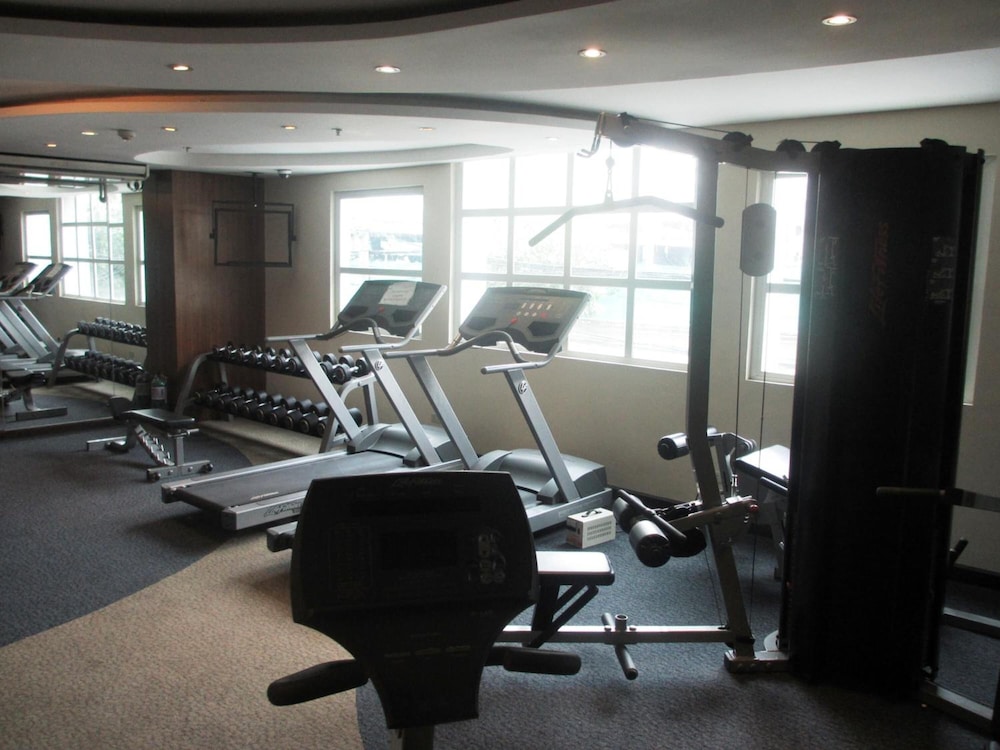Crown Regency Hotel Makati 41/50