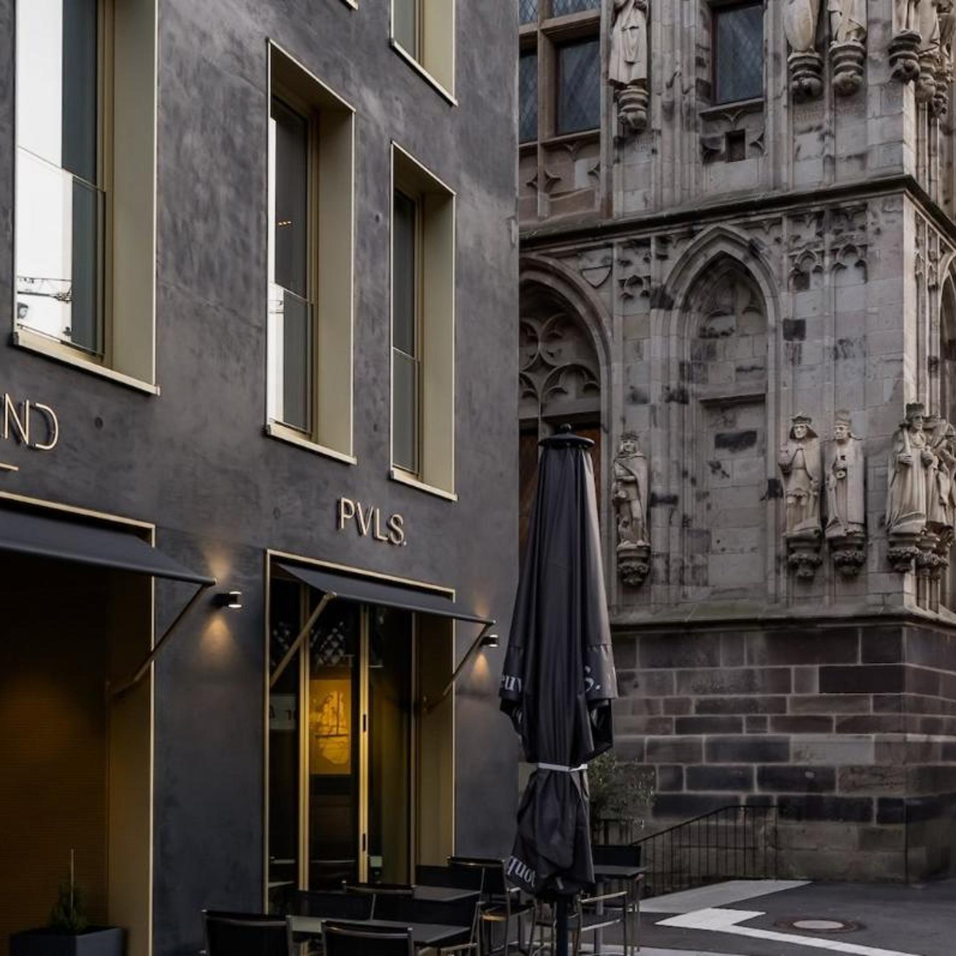 Legend Hotel 2/50