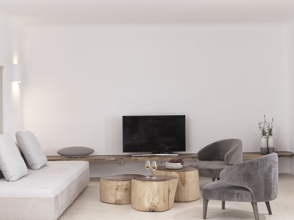 Astra Suites 32/50