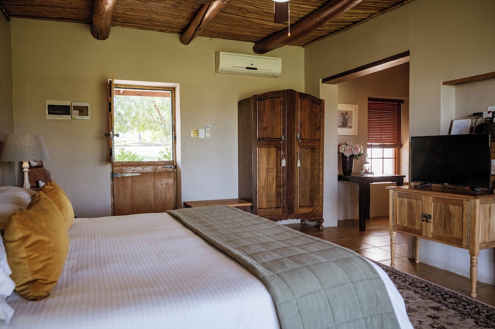 غرفة فاخرة بسريرين منفصلين بغرفة نوم واحدة، De Denne Guest House 2/7