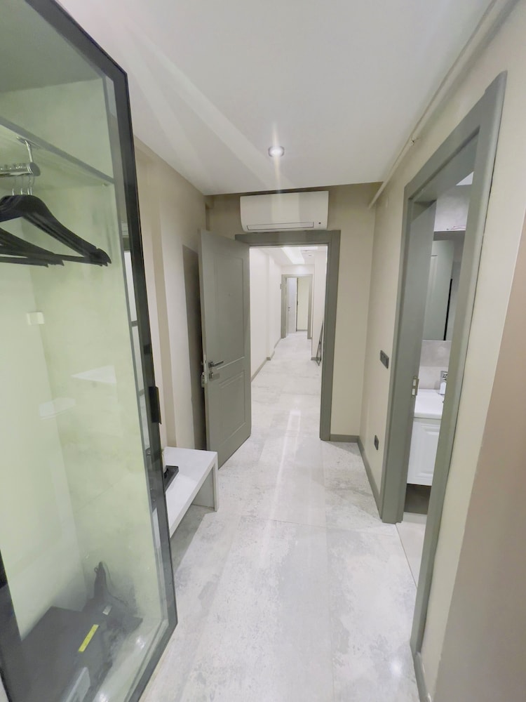 Aymira Suites 39/40