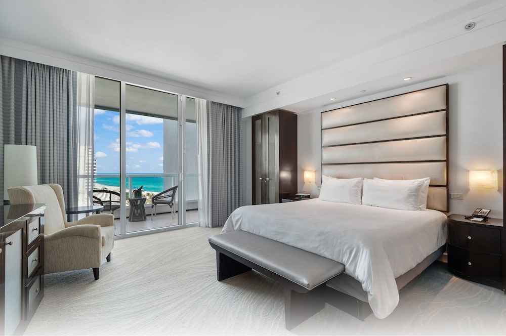 Fontainebleau Miami Beach Private Luxury Suites 16/50
