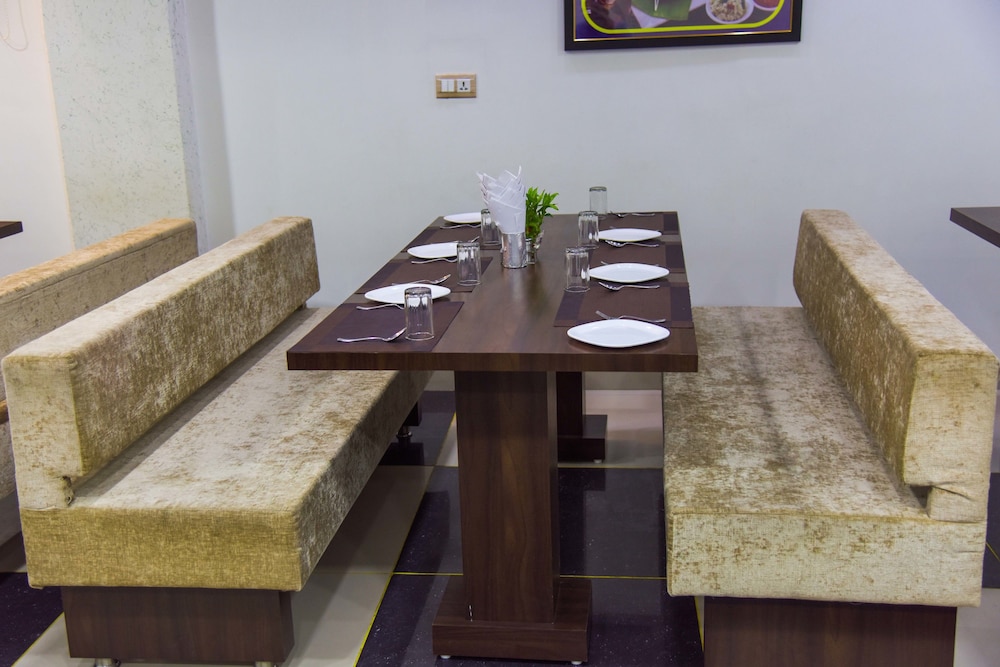 Hotel Tulsi 32/38
