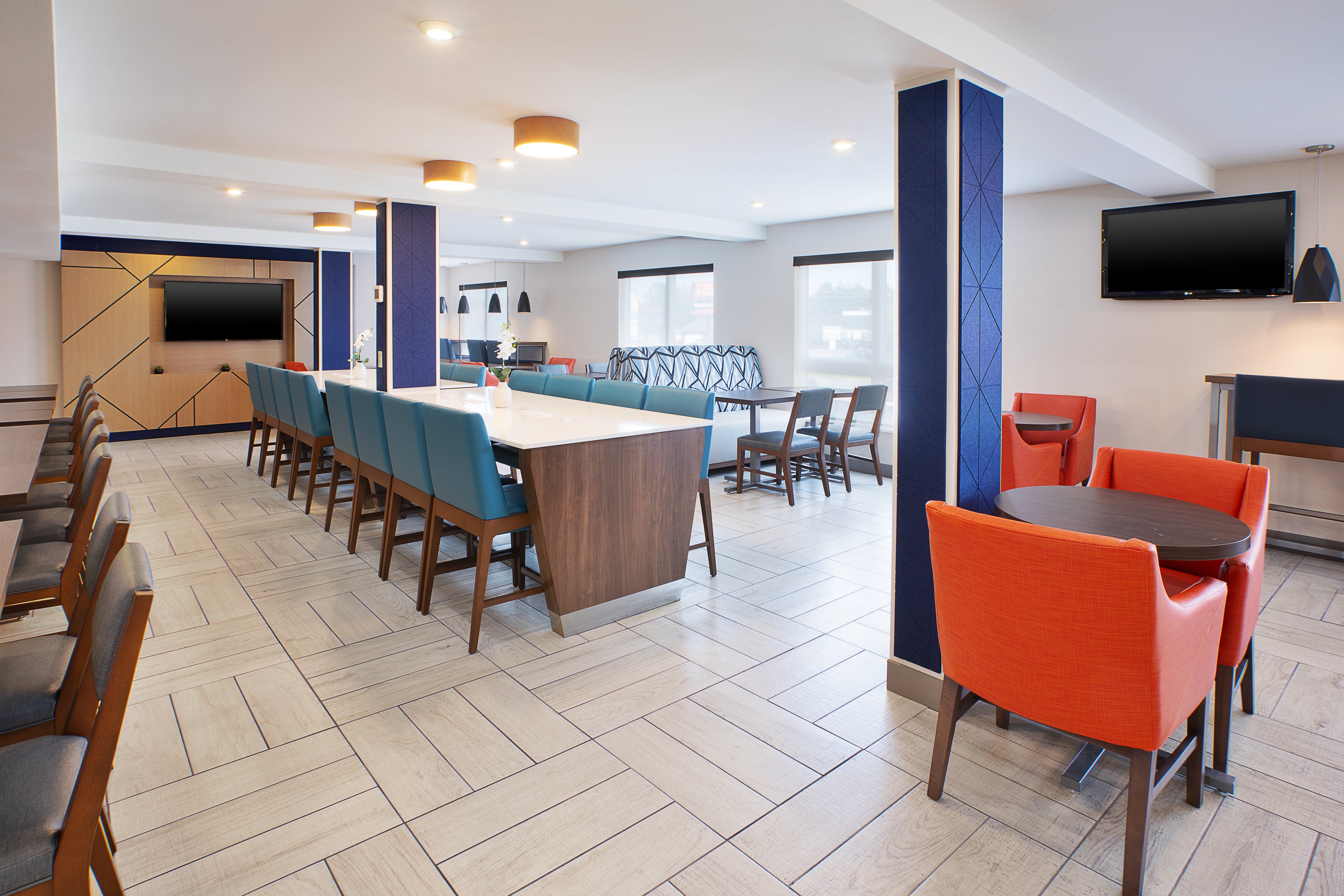 Holiday Inn Express Suites Fredericton 63/76