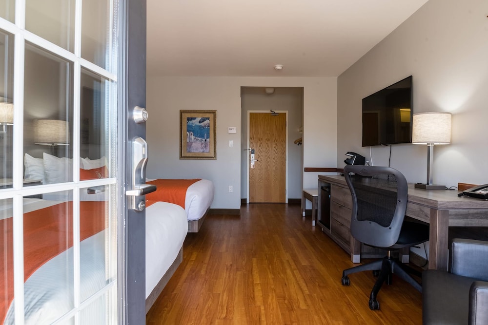 Amsterdam Inn & Suites Moncton 54/63