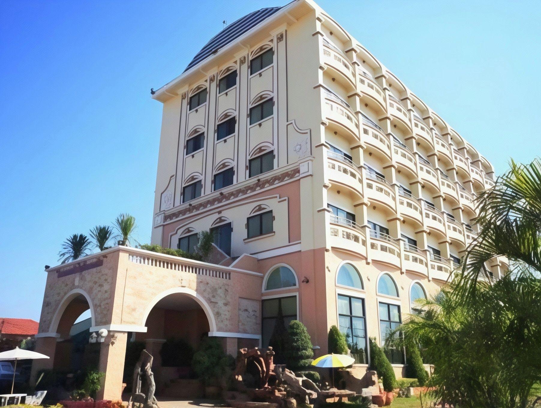 Phitsanulok Orchid Hotel 12/50